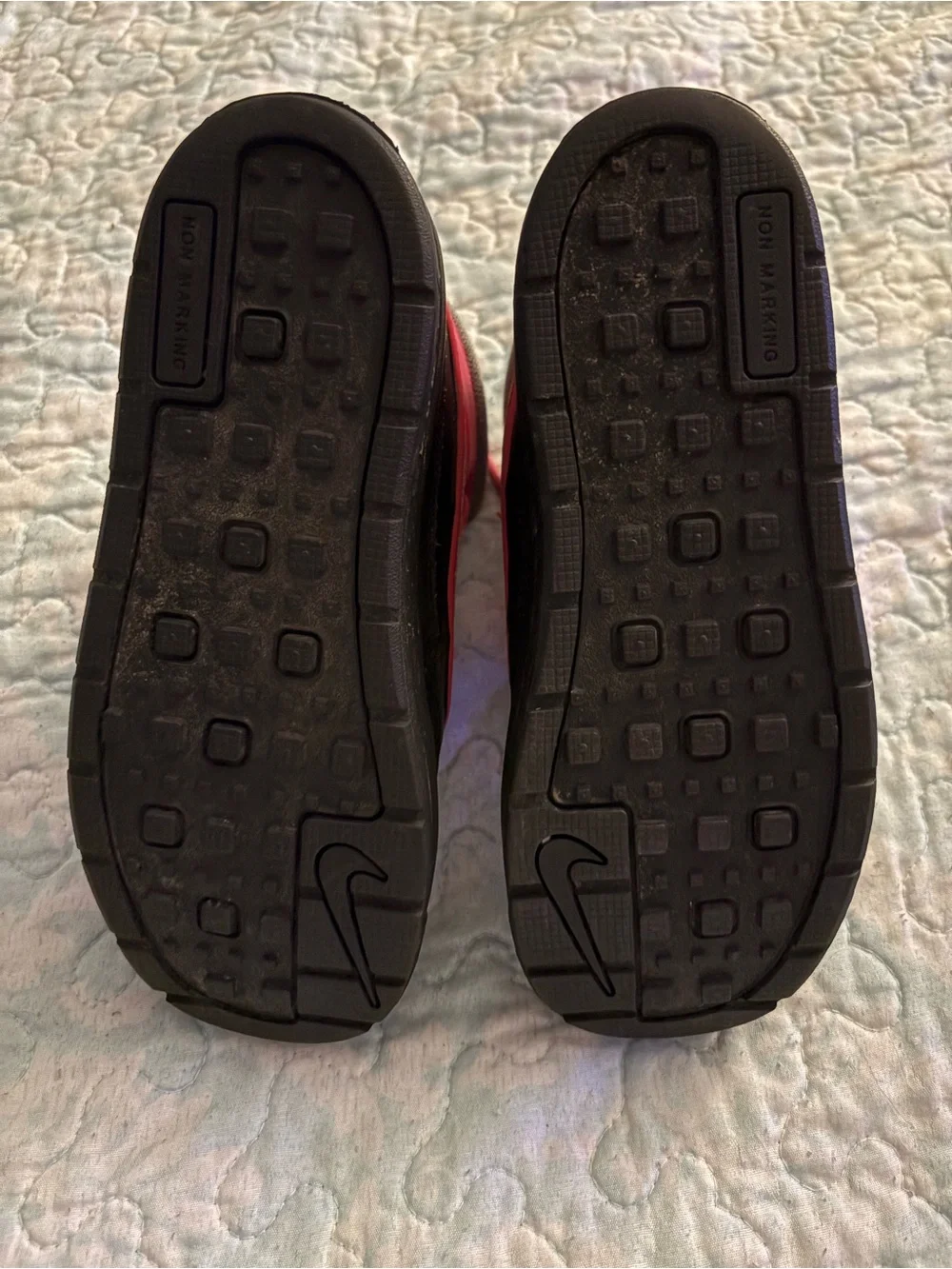 Nike ACG sturdy kids